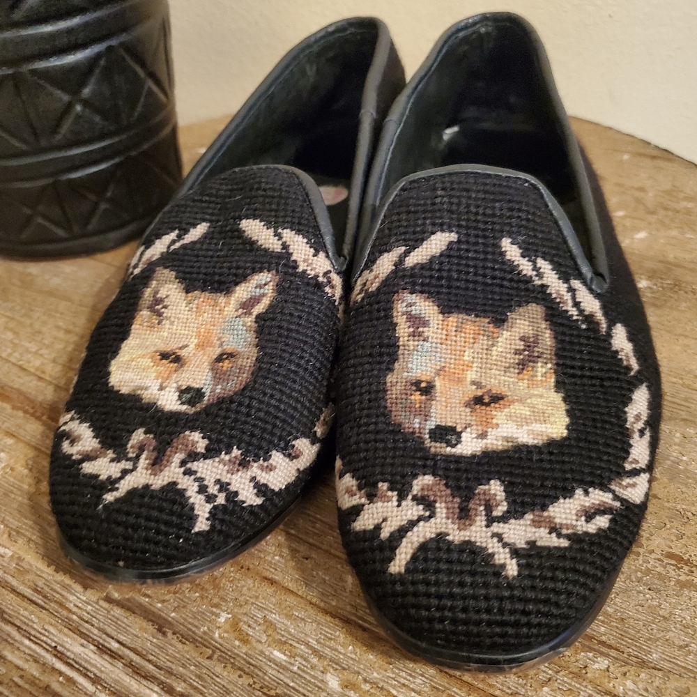 BY PAIGE Black Cream Needlepoint Fox & Wreath Slip-On Loafers Flats Women's 8.5 - Picture 3 of 11